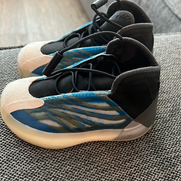 Kids Yeezy sneakers